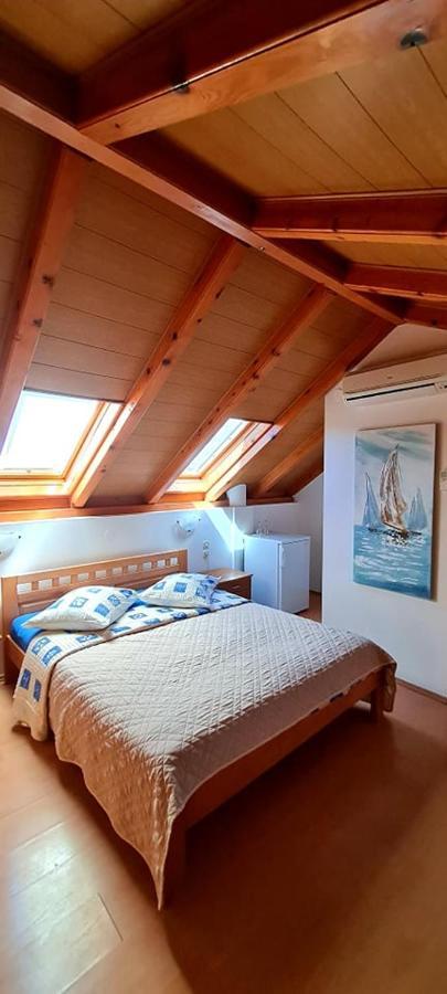 Bed & Breakfast Dionis Vis Luaran gambar