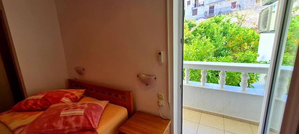 Bed & Breakfast Dionis Vis Luaran gambar